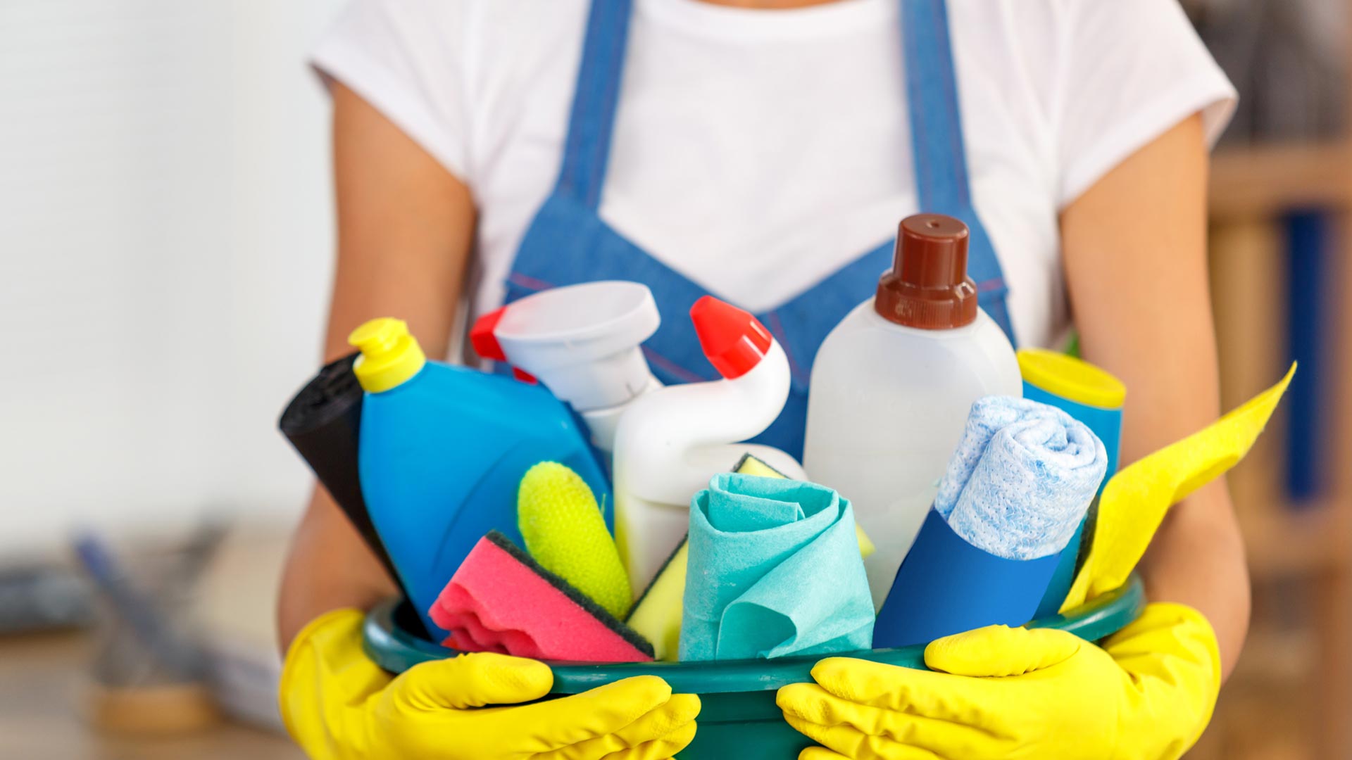 https://midcitycleaningbr.com/wp-content/uploads/2024/08/cleaning-services-header.jpg
